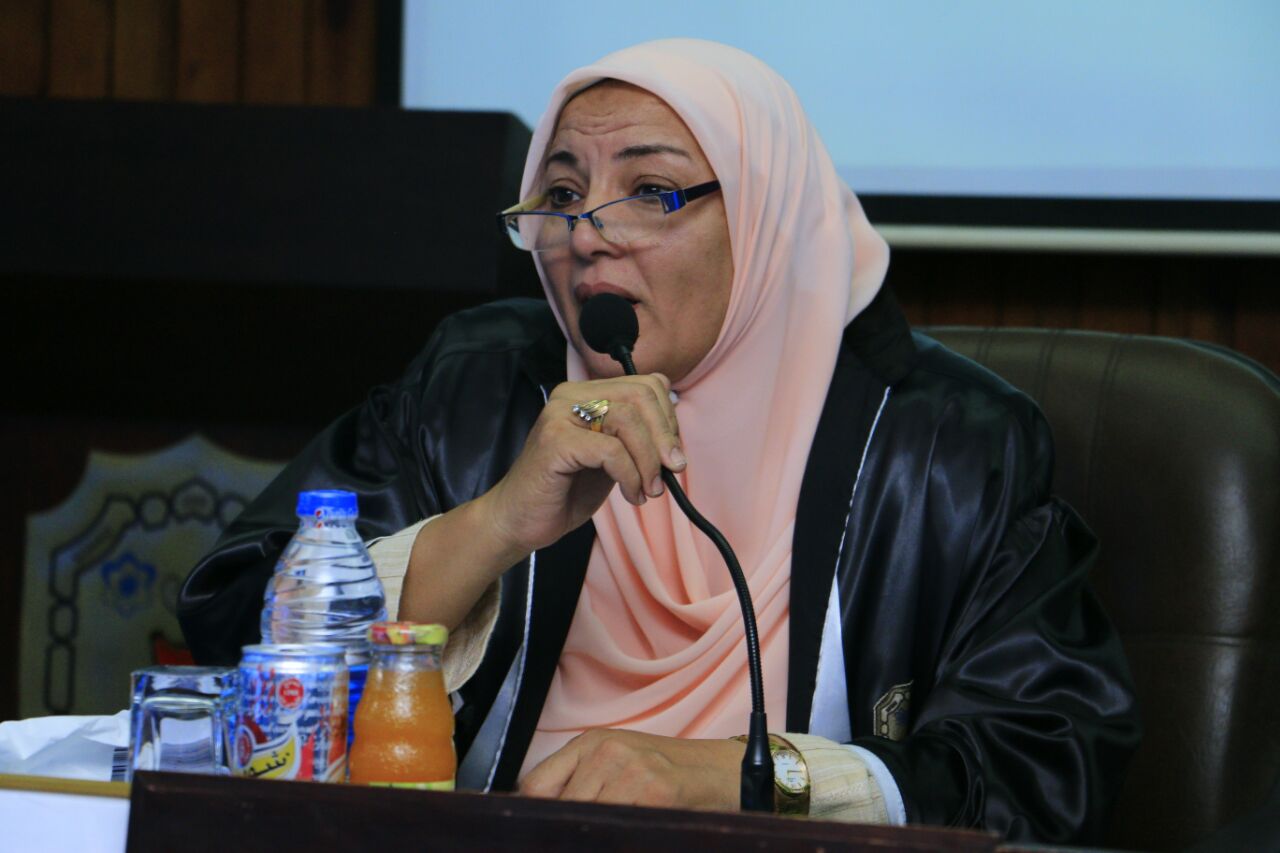 الدكتورة أميمة محمد عمران، أستاذ الصحافة ورئيس قسم الإعلام بكلية الآداب جامعة أسيوط