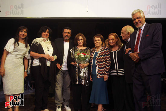 وزير الثقافة يكرم نادية رشاد على المسرح القومى بالعتبة (20)