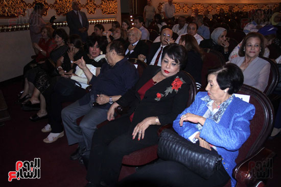 وزير الثقافة يكرم نادية رشاد على المسرح القومى بالعتبة (5)