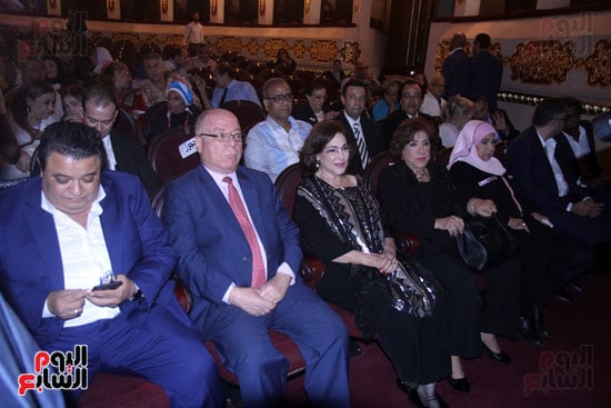 وزير الثقافة يكرم نادية رشاد على المسرح القومى بالعتبة (4)