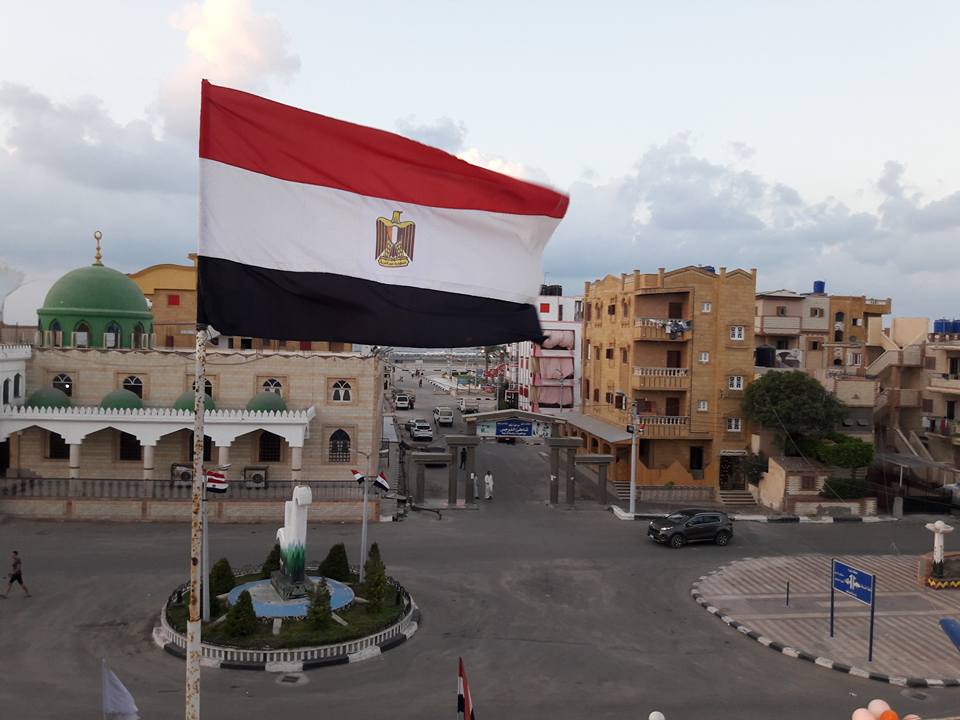 2- مصيف بلطيم يتزين بالأعلام لاستقبال المعيدين 