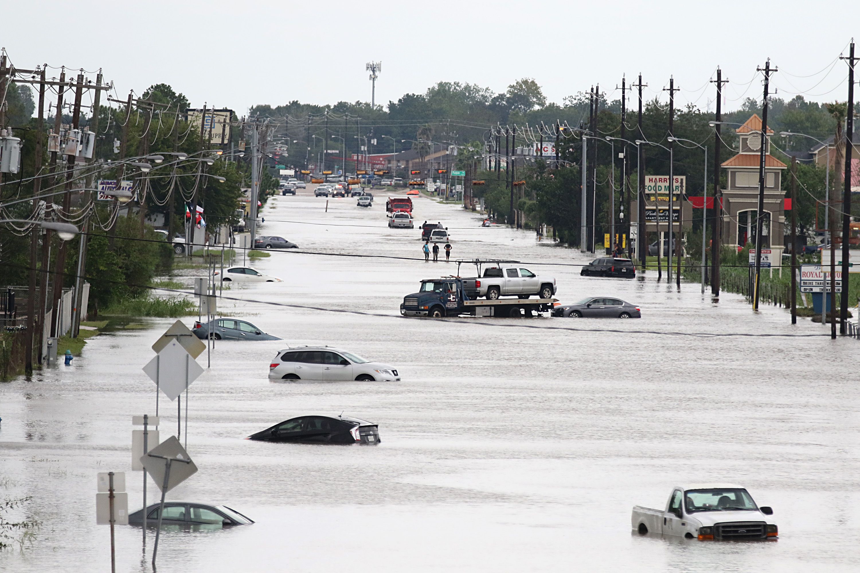 اعصار هارفى يغرق شوارع ولاية لويزيانا الأمريكية