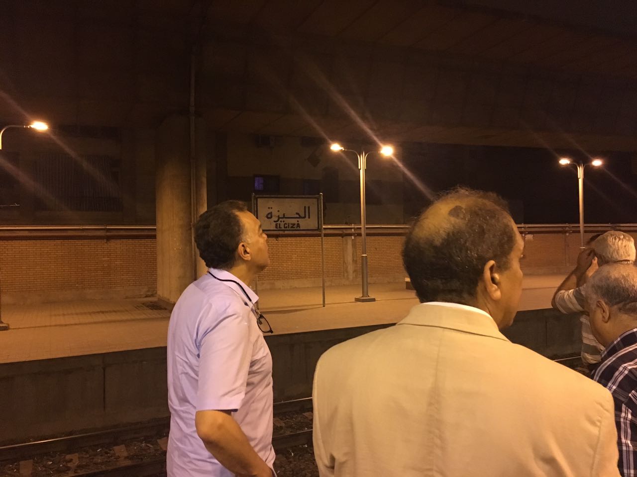 وزير النقل يتفقد محطة قطار الجيزة (9)