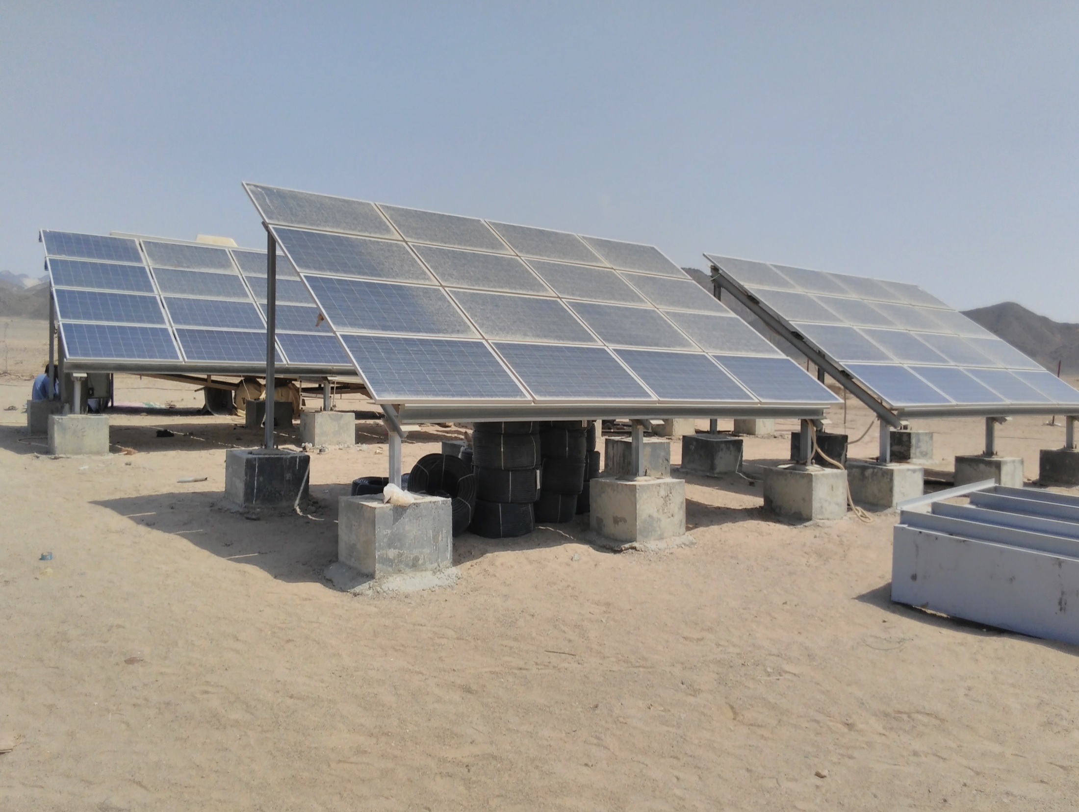 وحدات لتوليد الطاقة الشمسية