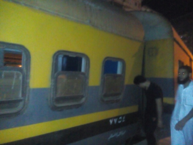 خروج قطار ابو قير عن القضبان دون حدوث اصابات (1)