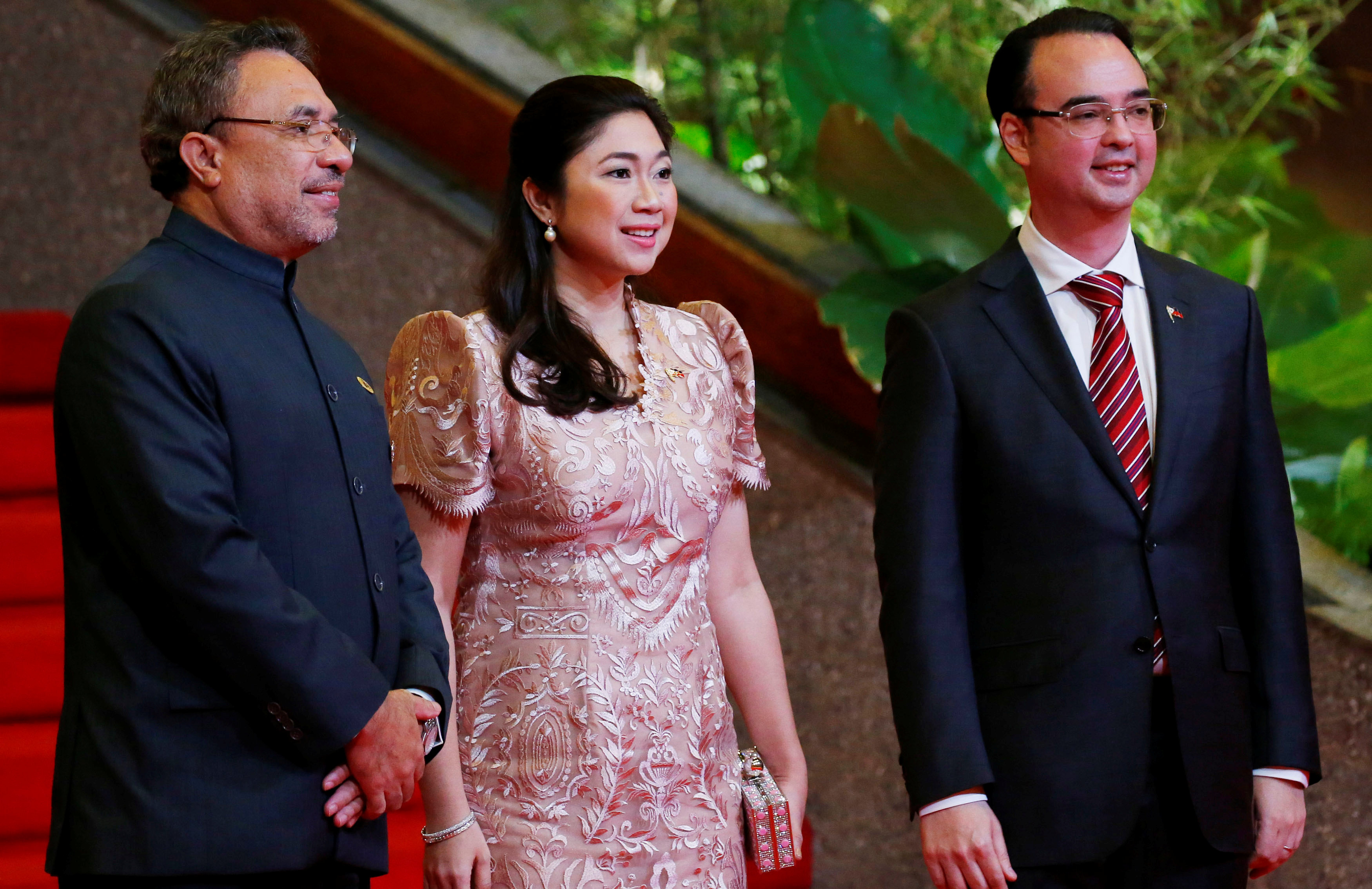 وزير الخارجية الفلبينى وزوجته يستقبلان وزير خارجية تيمور الشرقية