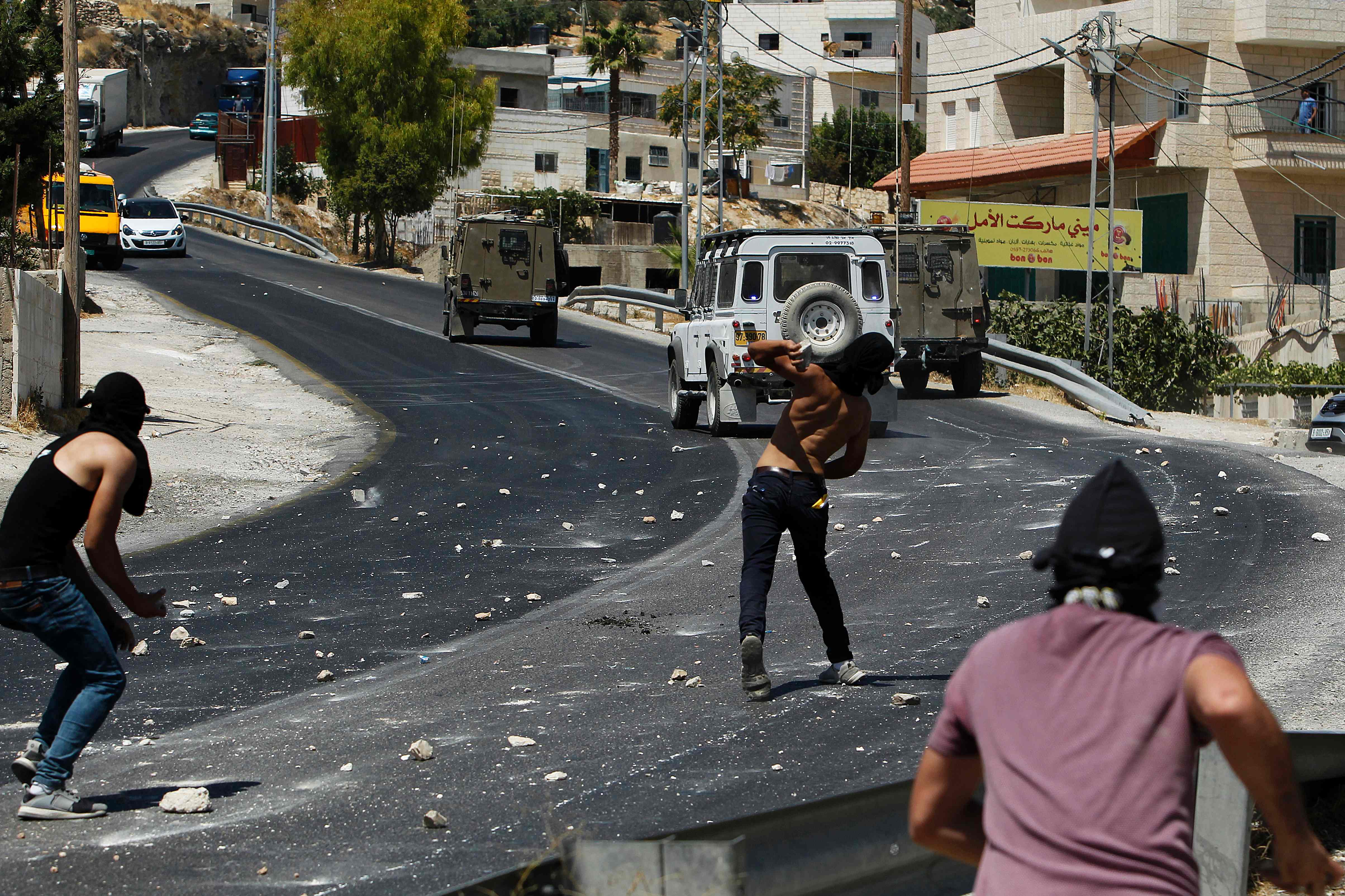 اشتباكات بين فلسطينيين وقوات الاحتلال بالضفة الغربية