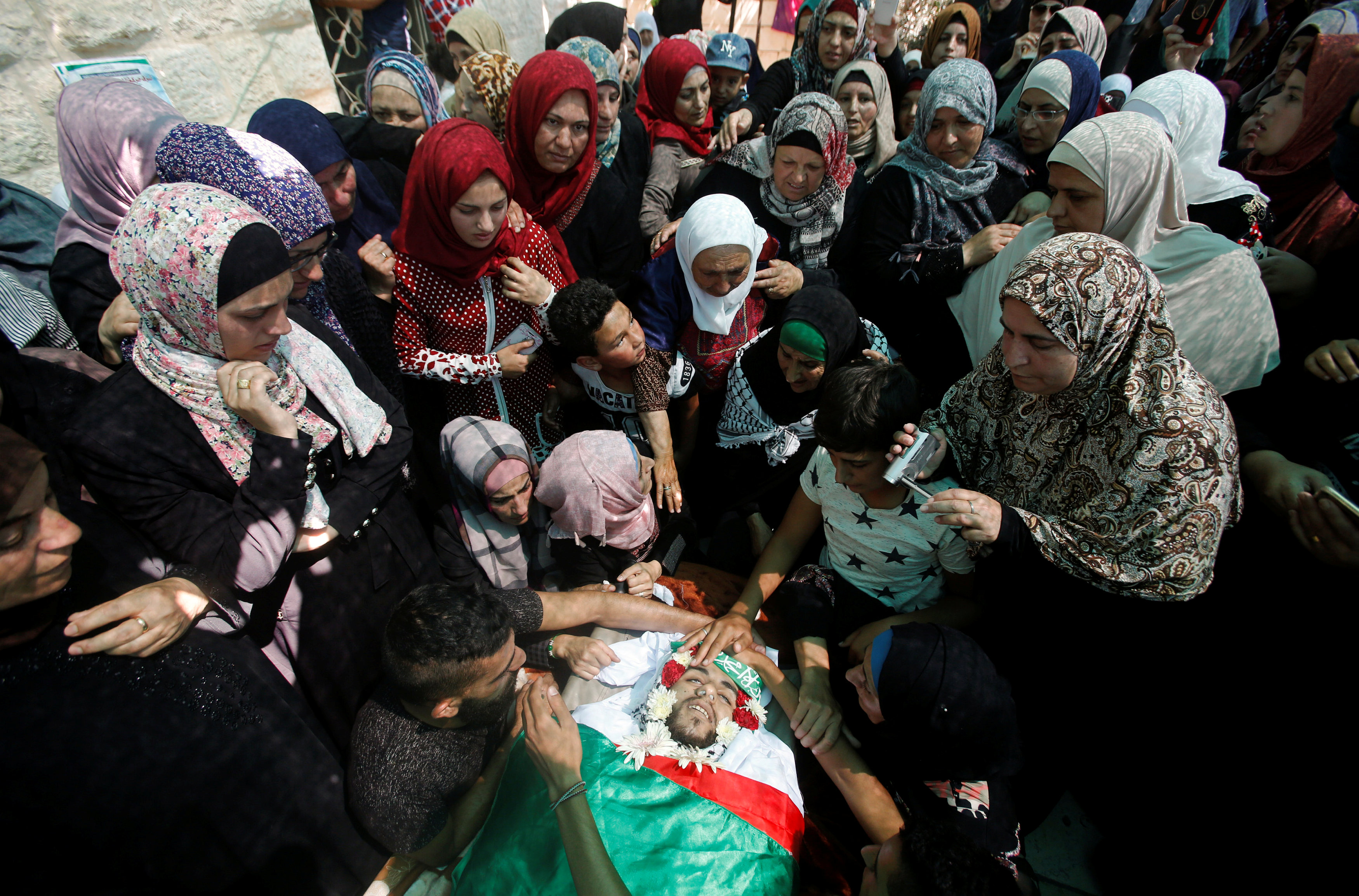 تشييع جثمان شهيد فلسطينى بالضفة الغربية