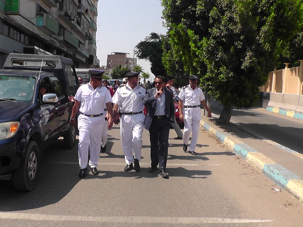 مدير امن الاسماعيلية يقود حملة على طريق البلاجات (3)
