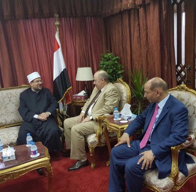 وزير الأوقاف يزور أبوالعزم لتهنئته برئاسة مجلس الدولة (2)