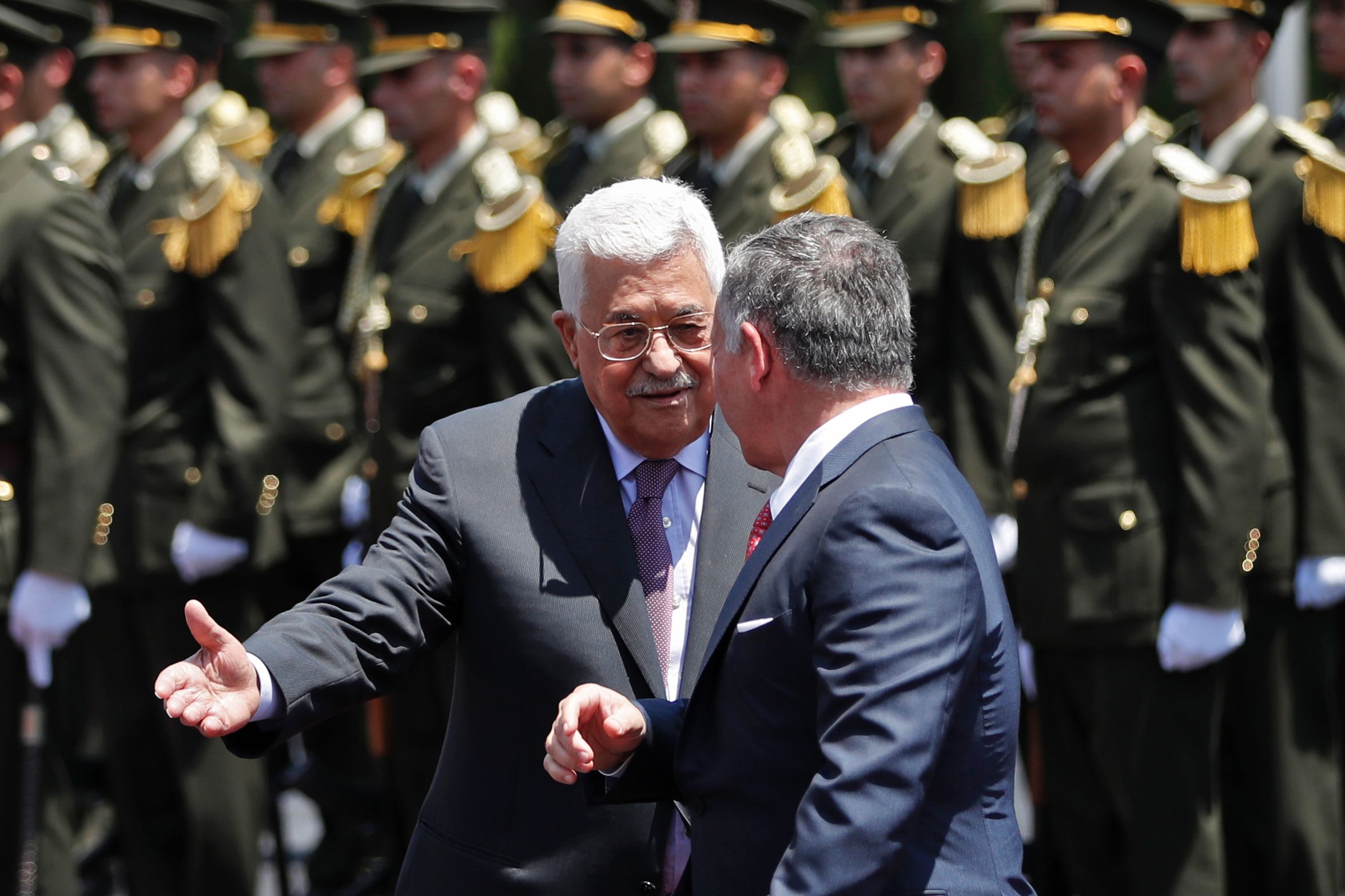 الرئيس الفلسطينى يرحب بملك الأردن خلال زيارته للضفة الغربية