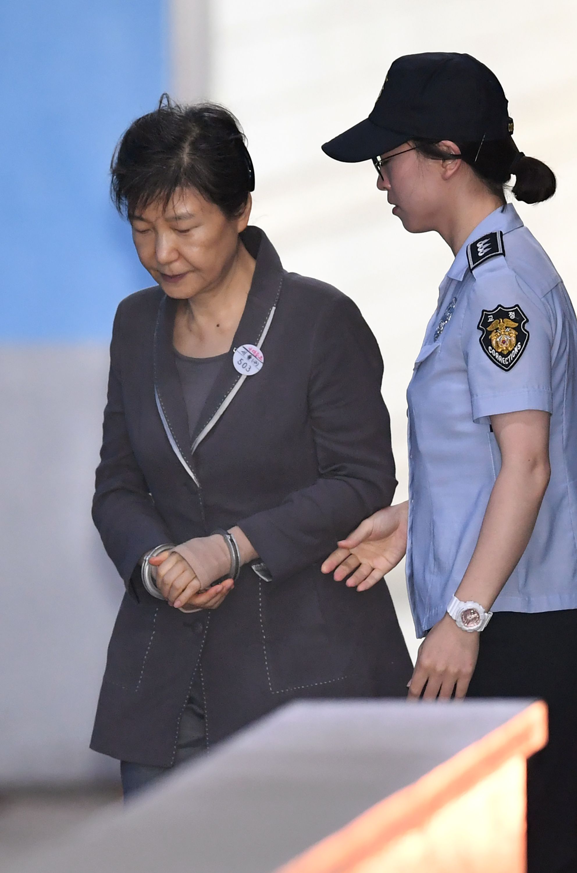 393890-رئيسة-كوريا-الجنوبية-تمثل-أمام-المحكمة-بسيول-فى-قضايا-فساد