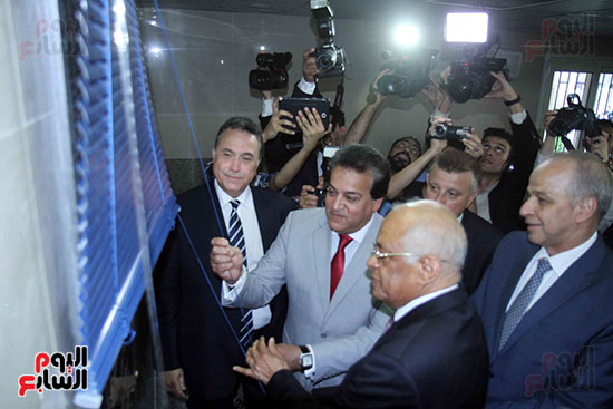 بالصور رئيس البرلمان يصل مستشفى عين شمس التخصصى بالعبور لافتتاح