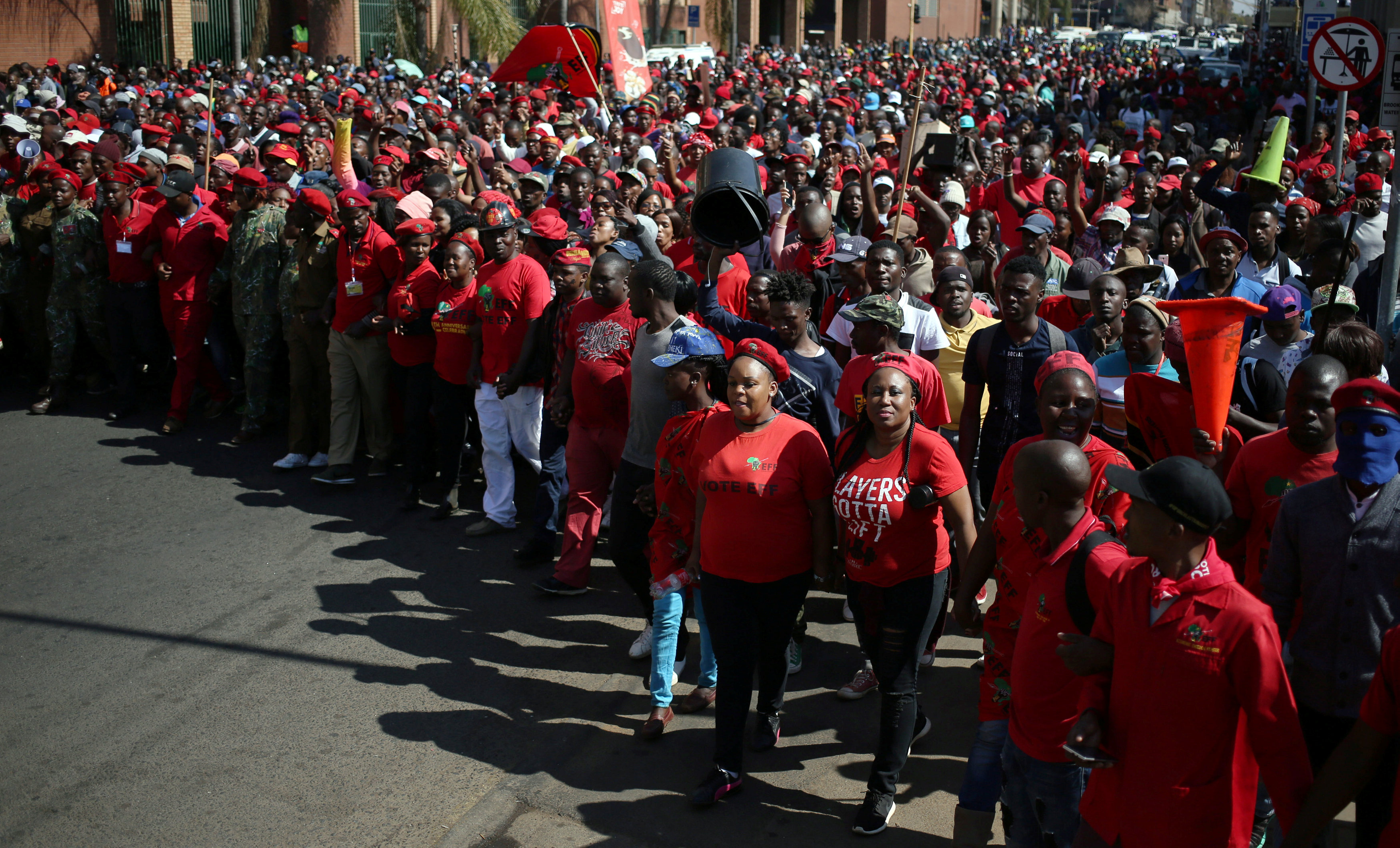 مظاهرات ضد رئيس جنوب أفريقيا