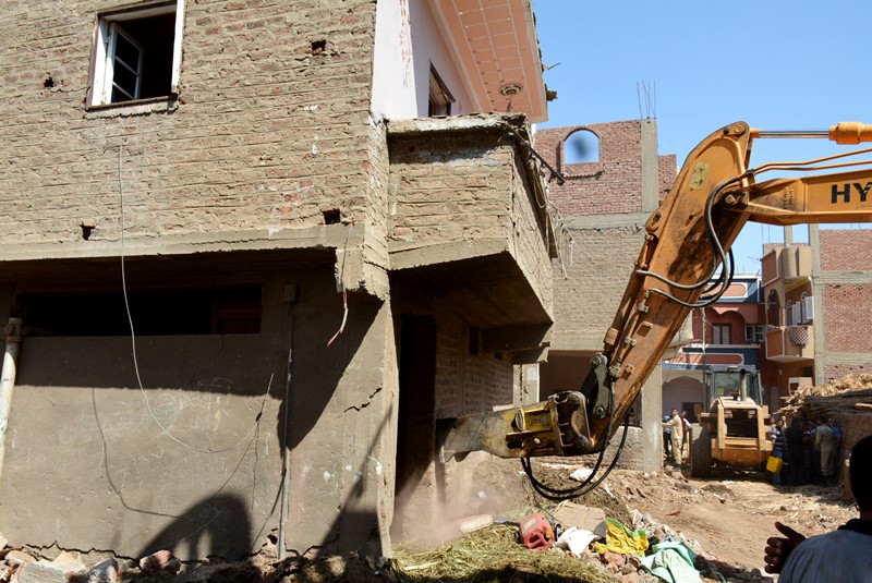 تفقد رفع انقاض المنزل المنهار بسفلاق (4)