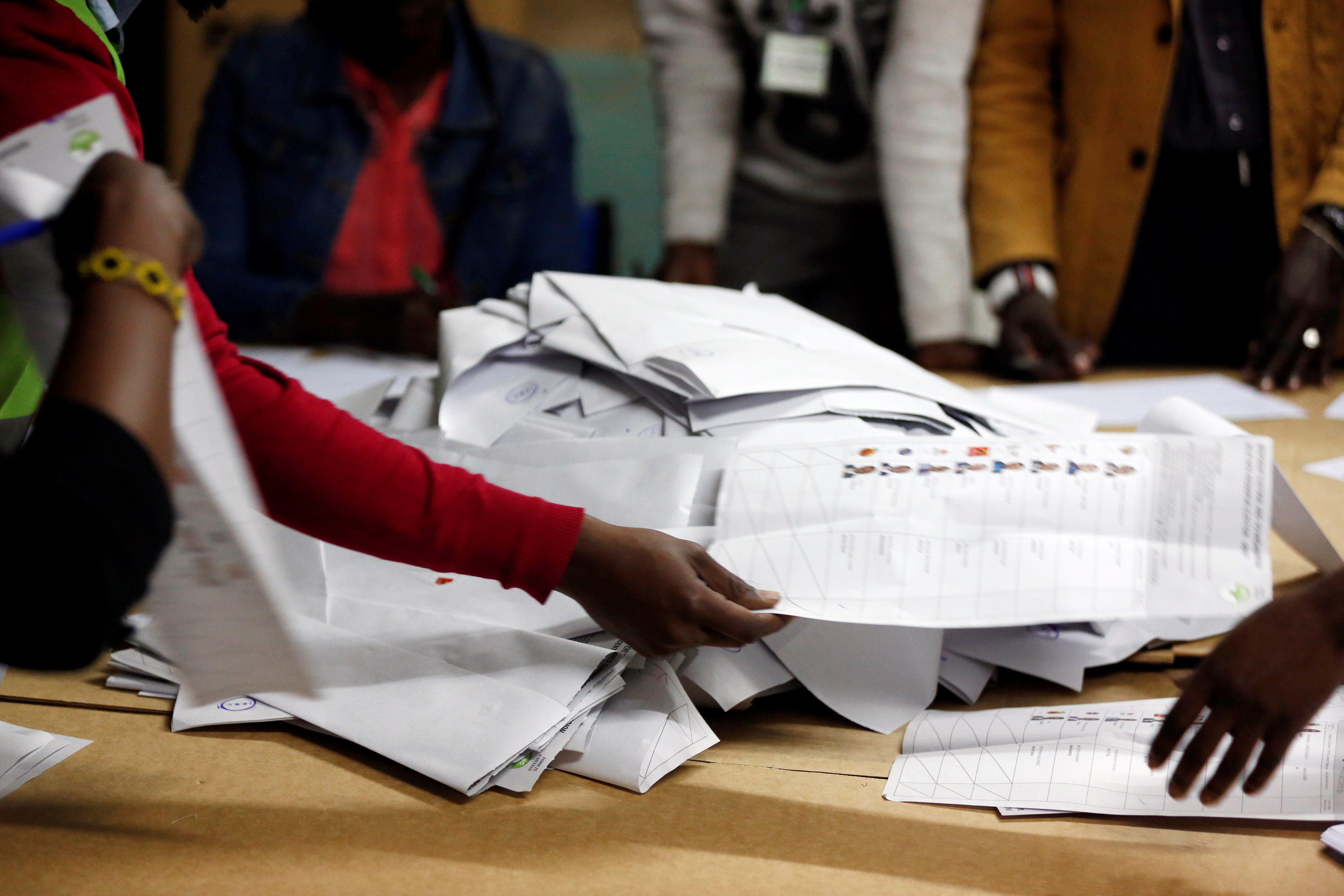 فرز الأصوات فى الانتخابات الكينية