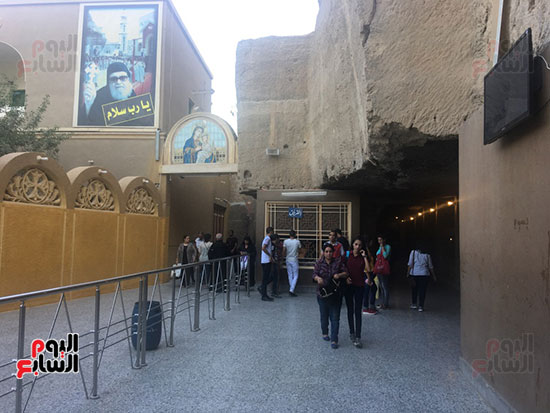 مدخل-المغارة--بدير-العذراء-بجبل-درنكه