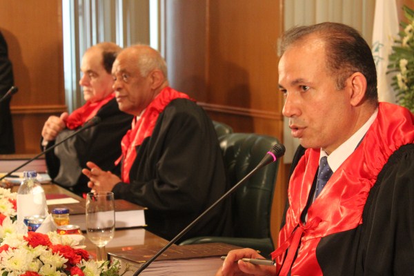 الدكتور على عبد العال رئيس مجلس النواب خلال المناقشة