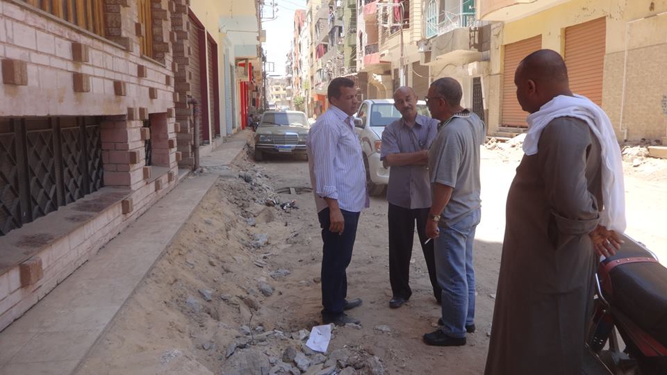 رئيس مدينة الأقصر يتفقد اعمال رفع المخلفات ورفع كفاءة الشوارع