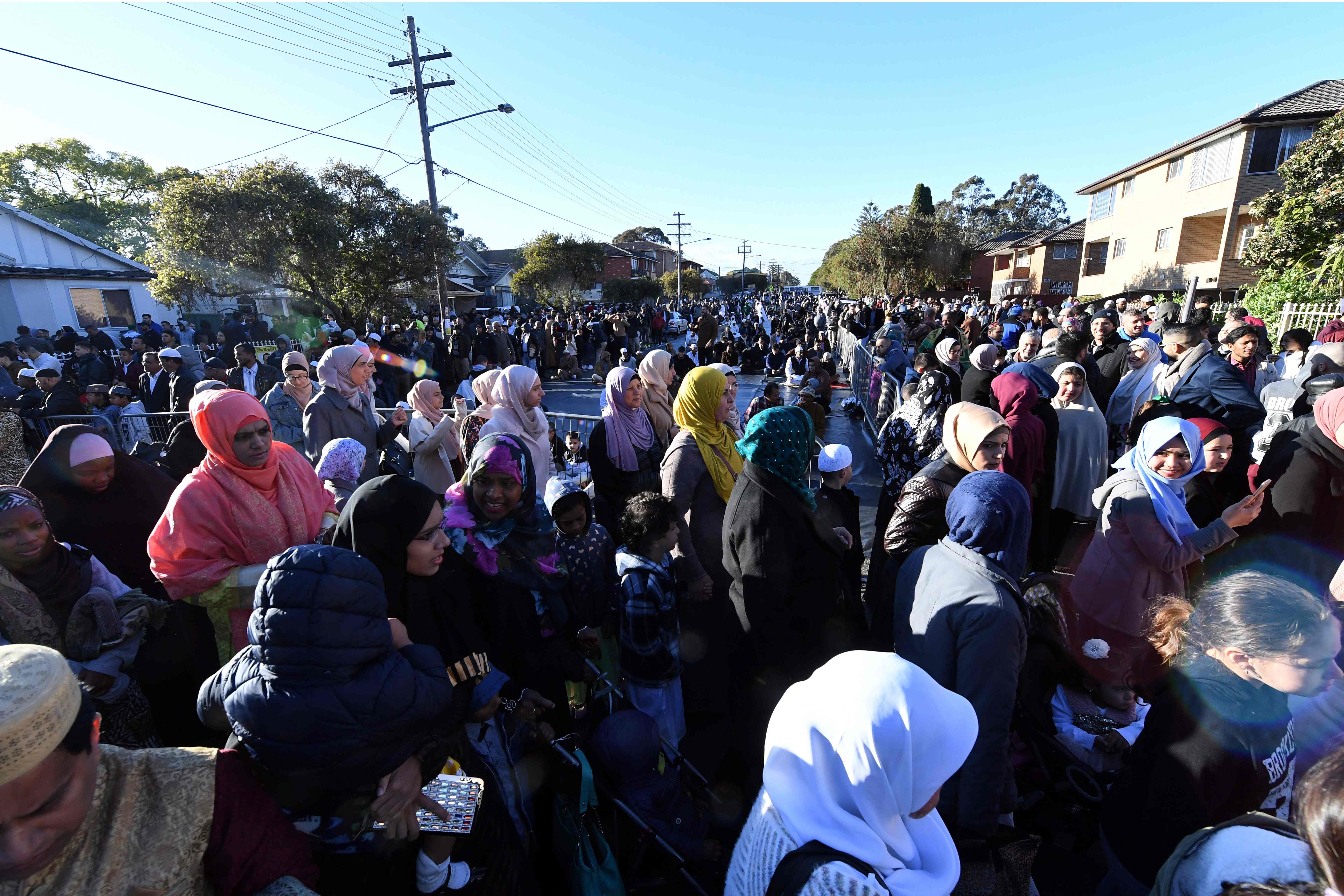 توافد المسلمات لصلاة العيد فى استراليا