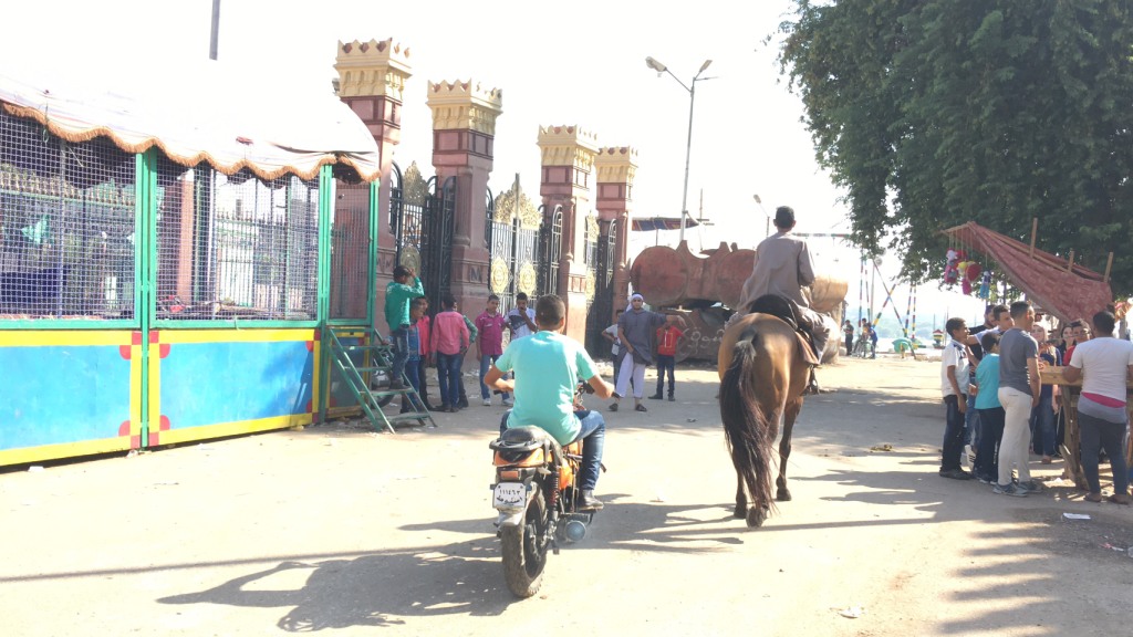 ركوب الخيل والموتوسيكلا فرحة الاطفال في العيد باسيوط (6)