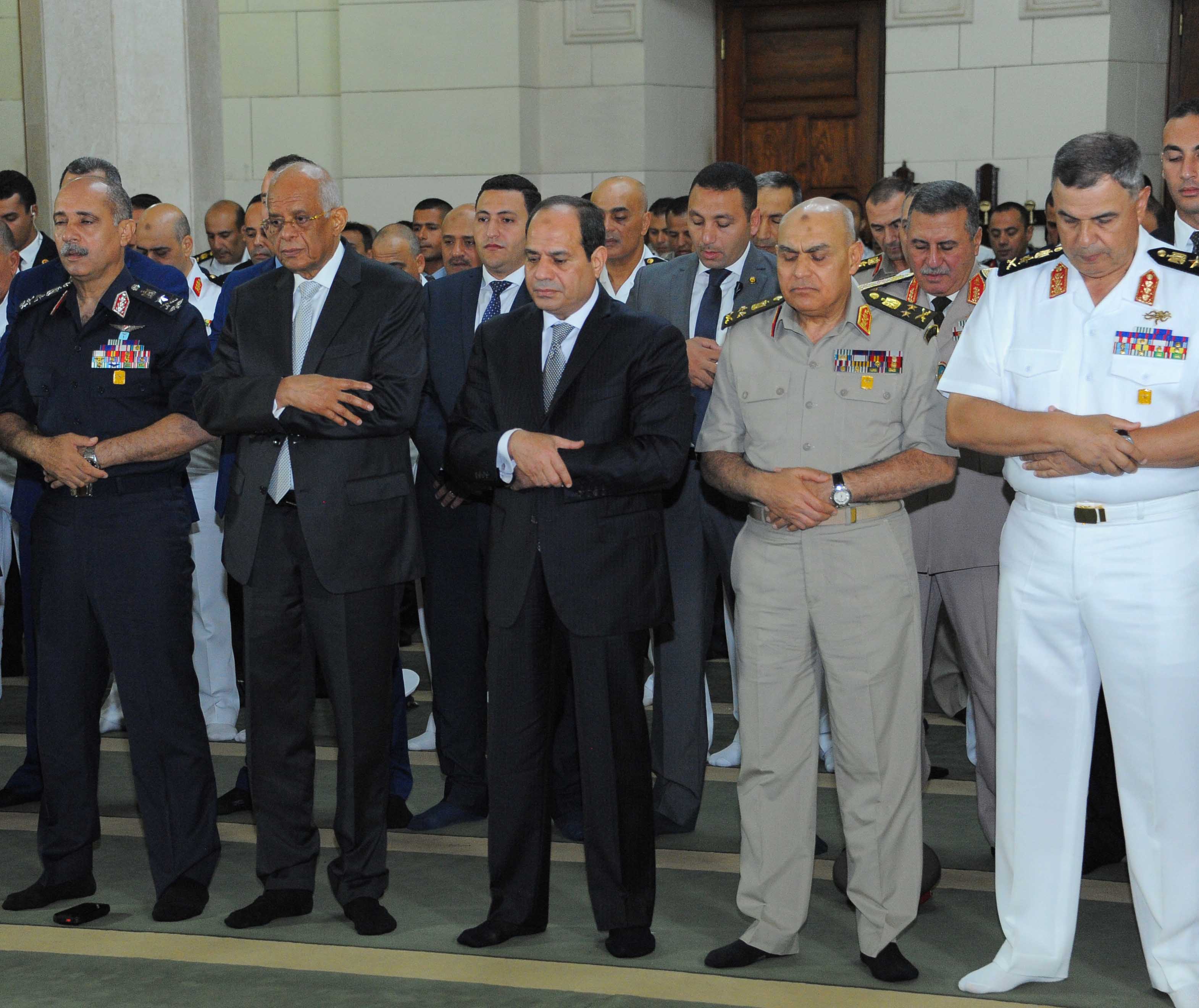 الرئيس السيسى وكبار رجال الدولة يؤدون صلاة عيد الأضحى المبارك (6)