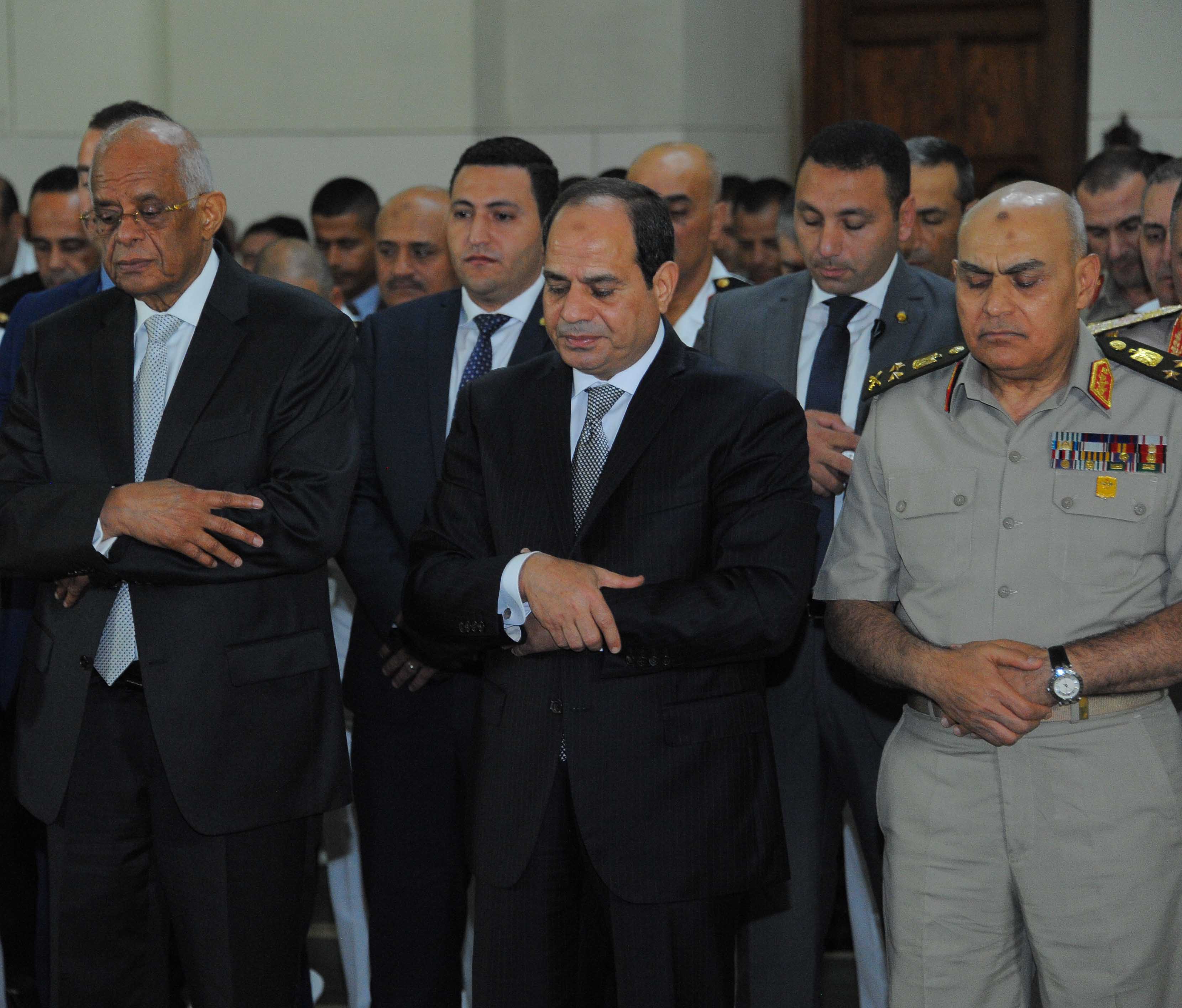 الرئيس السيسى وكبار رجال الدولة يؤدون صلاة عيد الأضحى المبارك (8)