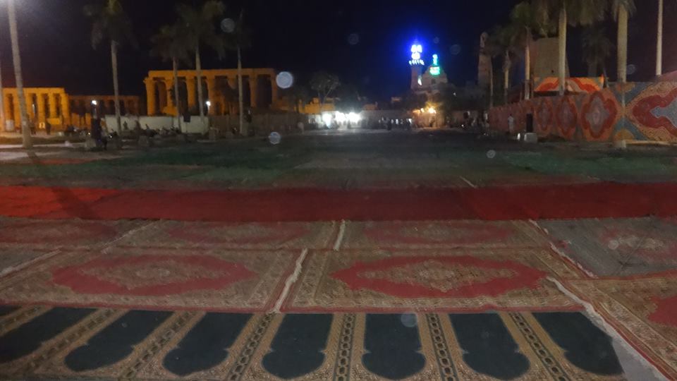 جانب من فرش ساحات صلاة العيد بالاقصر