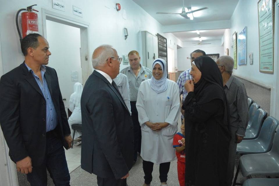 ..محافظ بورسعيد يتابع سير العمل بالمستشفيات  (3)