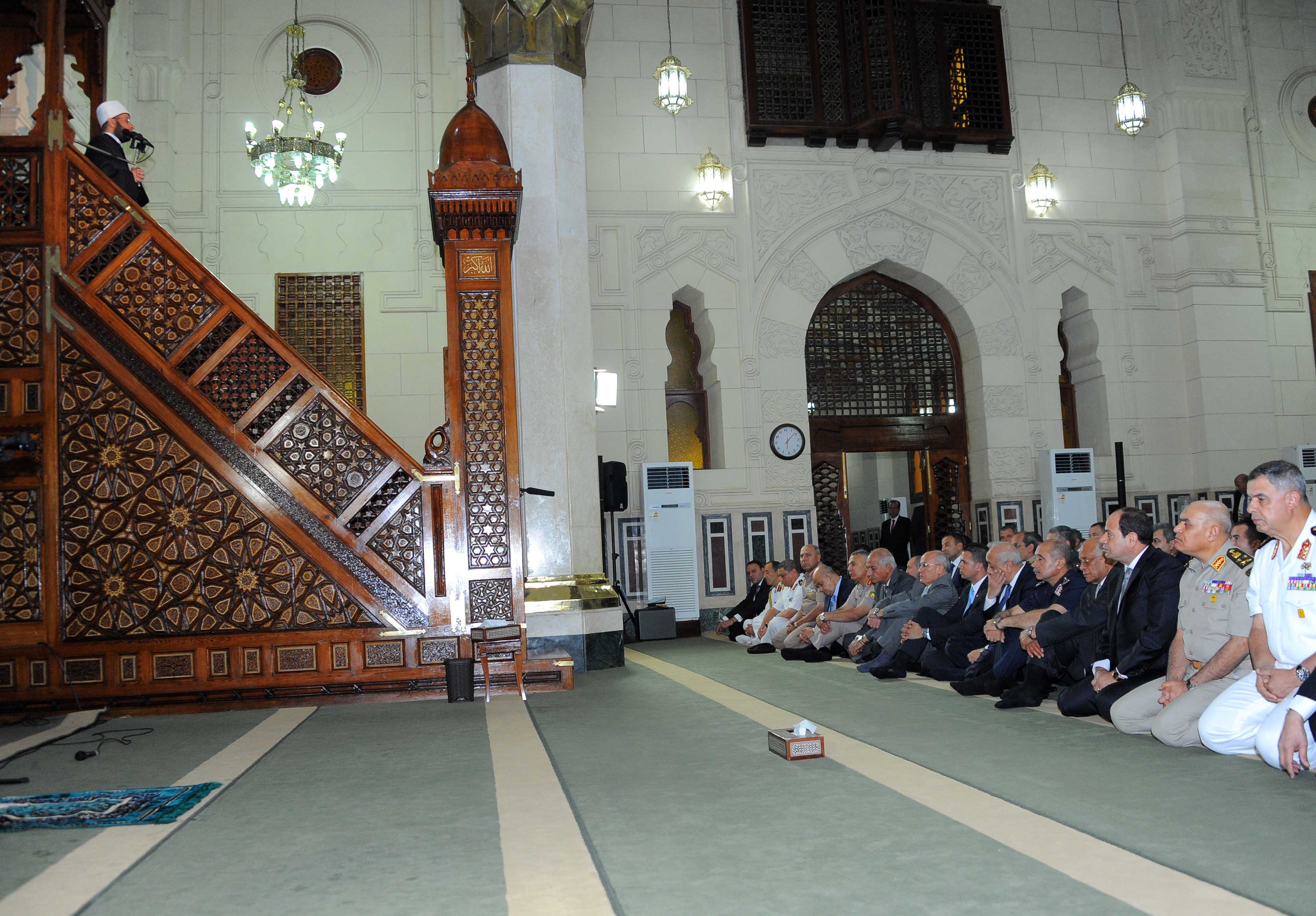 الرئيس السيسى وكبار رجال الدولة يؤدون صلاة عيد الأضحى المبارك (9)