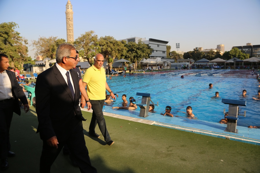 وزير الرياضة يتفقد مركز شباب الجزيرة