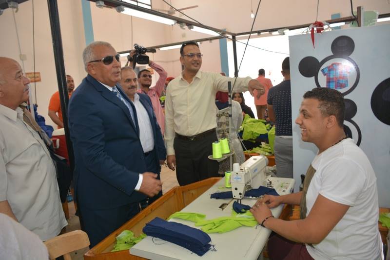 حوار مع احد العاملين بالمصنع