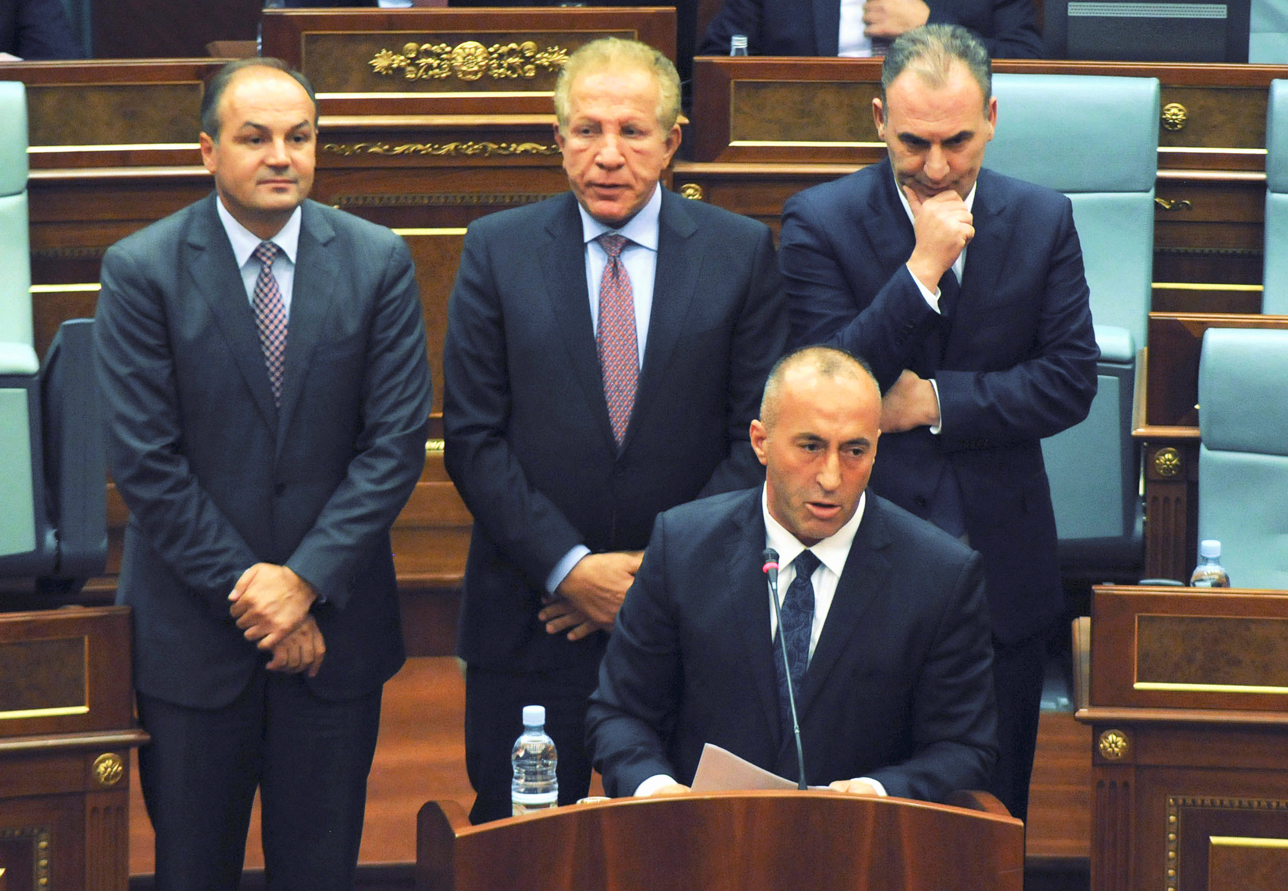 راموش هاراديناج رئيس وزراء كوسوفو المنتخب حديثا فى البرلمان