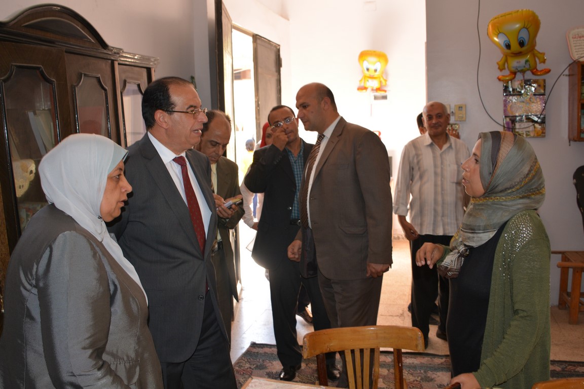  مؤسسة التكافل الاجتماعي بالمنصورة تعرض منتجاته للمحافظ 