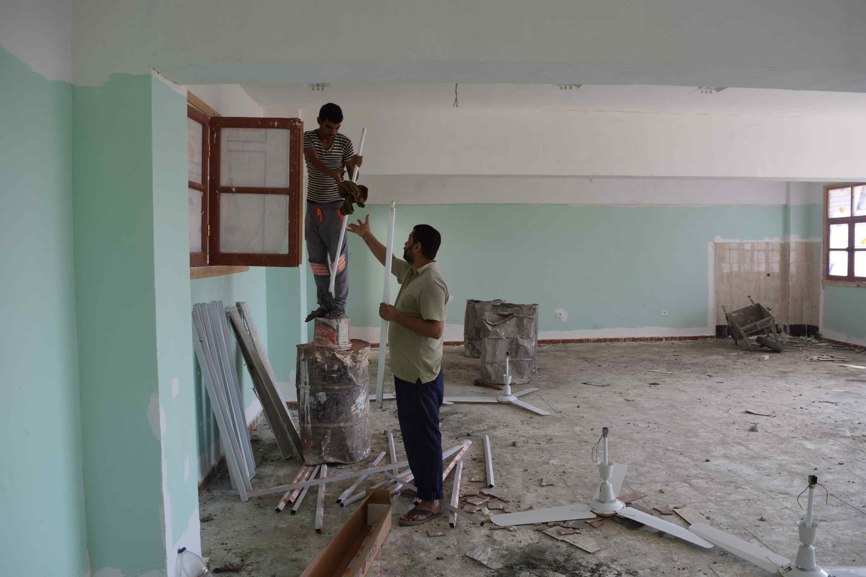 محافظ المنيا يتفقد أعمال إنشاء مبنى المدرسة اليابانية (10)