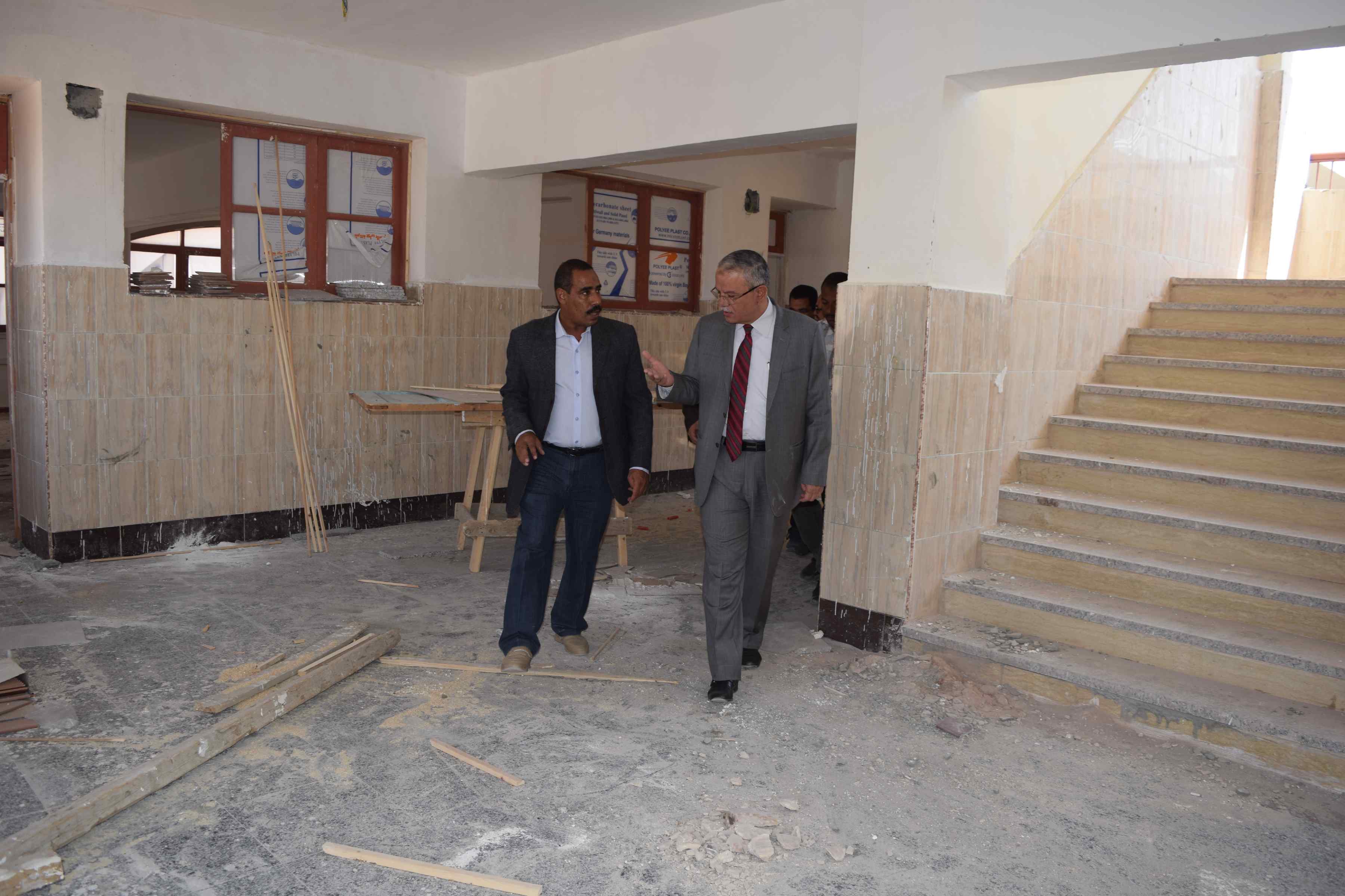 محافظ المنيا يتفقد أعمال إنشاء مبنى المدرسة اليابانية (9)
