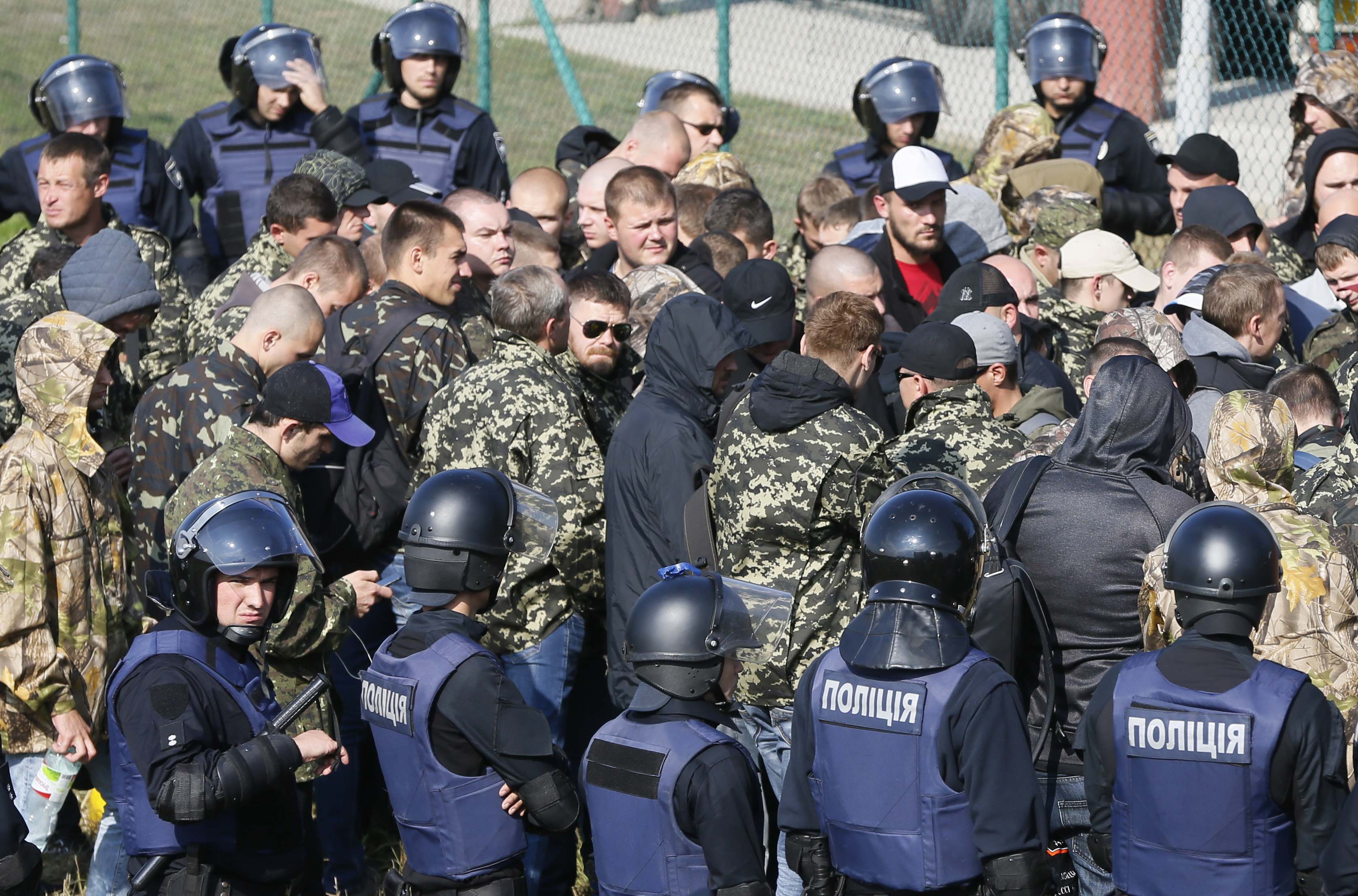 قوات الأمن تحاول منع رئيس جورجيا السابق ميخائيل ساكاشفيلى من الدخول إلى أوكرانيا