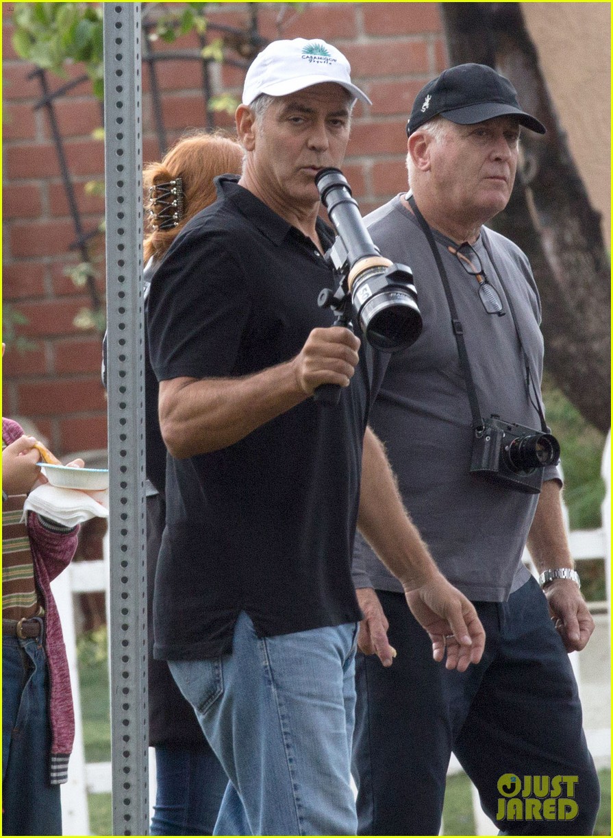 george-clooney-directs-julianne-moore-suburbicon-01