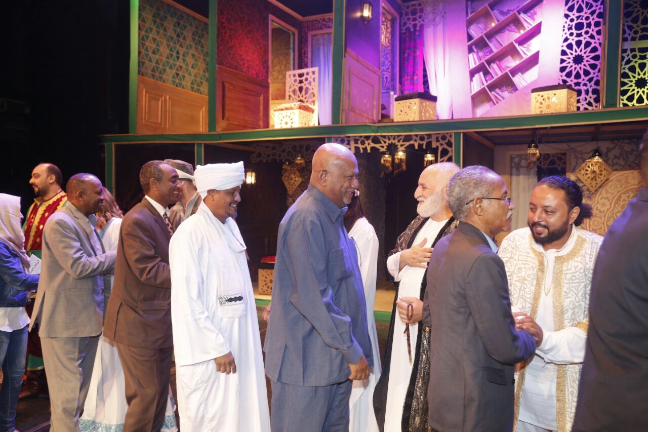 وفد من الخارجية السودانية فى مسرحية قواعد العشق الأربعين (1)