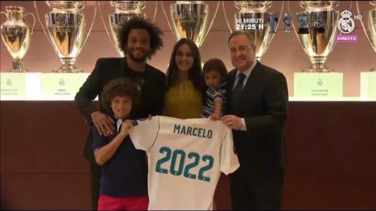 عائلة مارسيلو بعد توقيع العقد