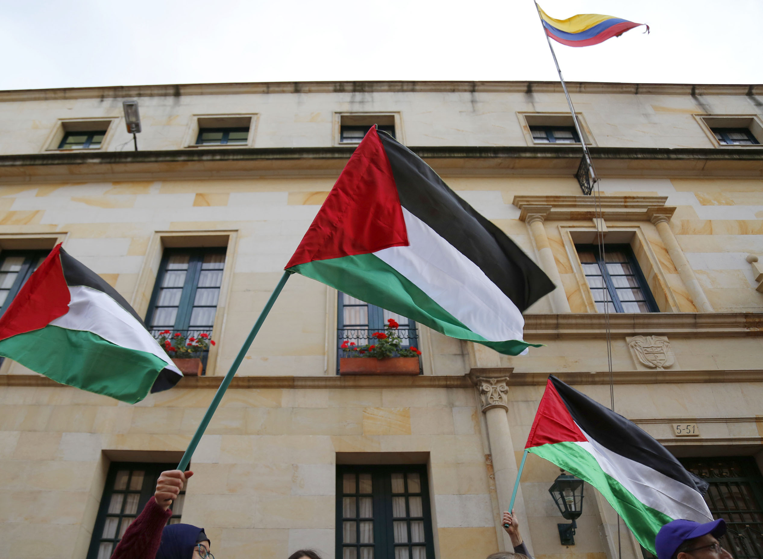 العلم الفلسطينى يرفرف فى كولومبيا