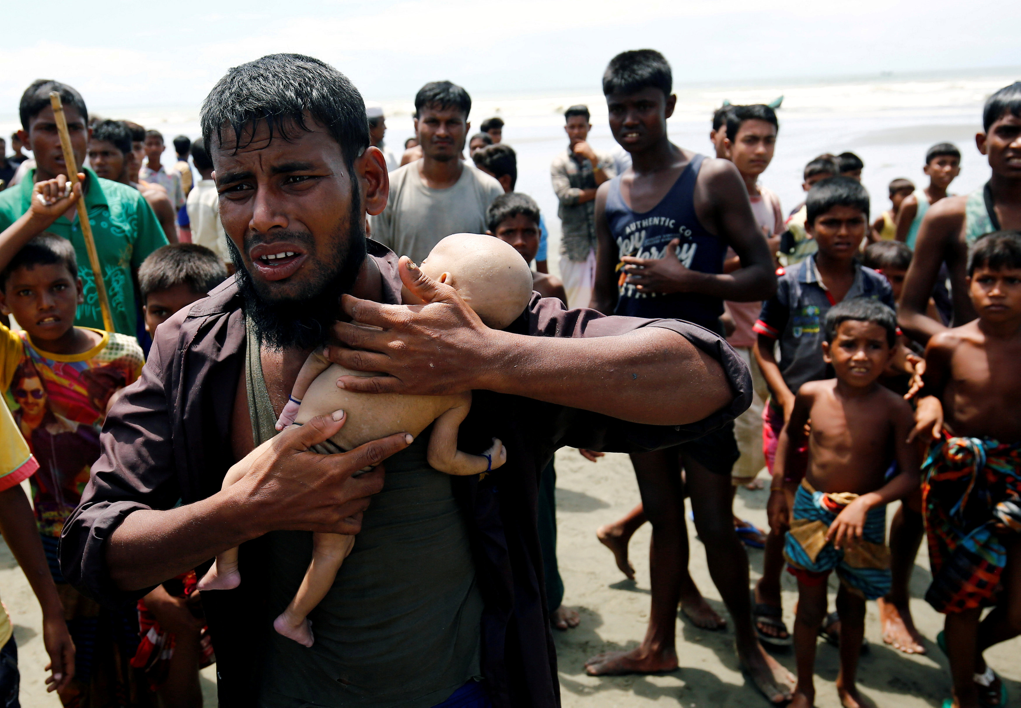 من ينقذ الروهينجا ارتفاع أعداد النازحين إلى بنجلاديش لـ400 ألف مسلم (1)