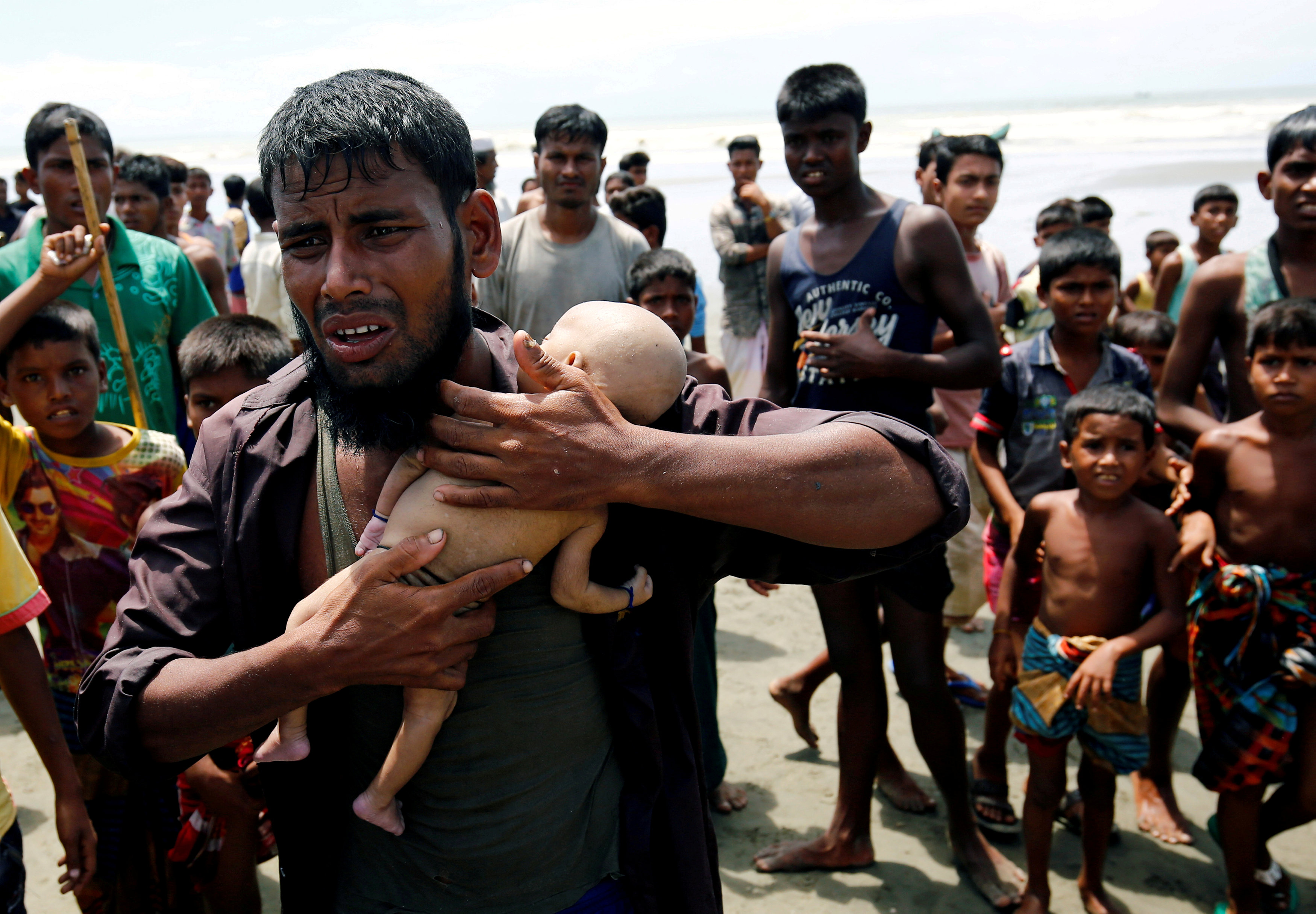 من ينقذ الروهينجا ارتفاع أعداد النازحين إلى بنجلاديش لـ400 ألف مسلم (3)