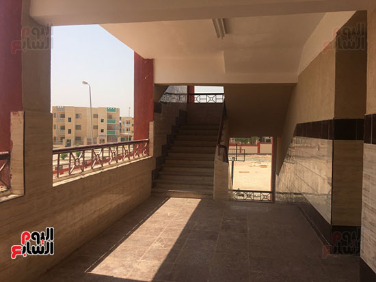  السلالم الطابق الثانى بالمدرسة المصرية اليابانية