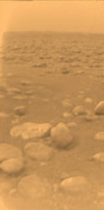 سطح قمر تيتان