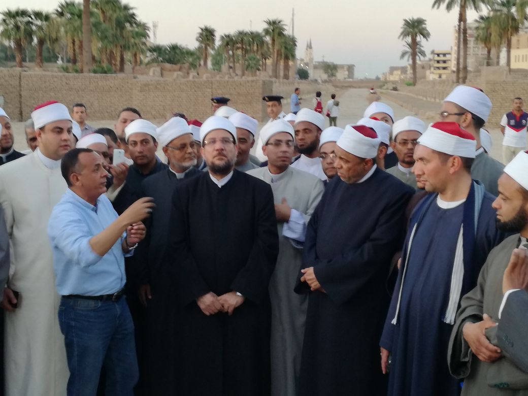 وزير الأوقاف يزور معبد الأقصر ومسجد أبو الحجاج الاقصرى (11)