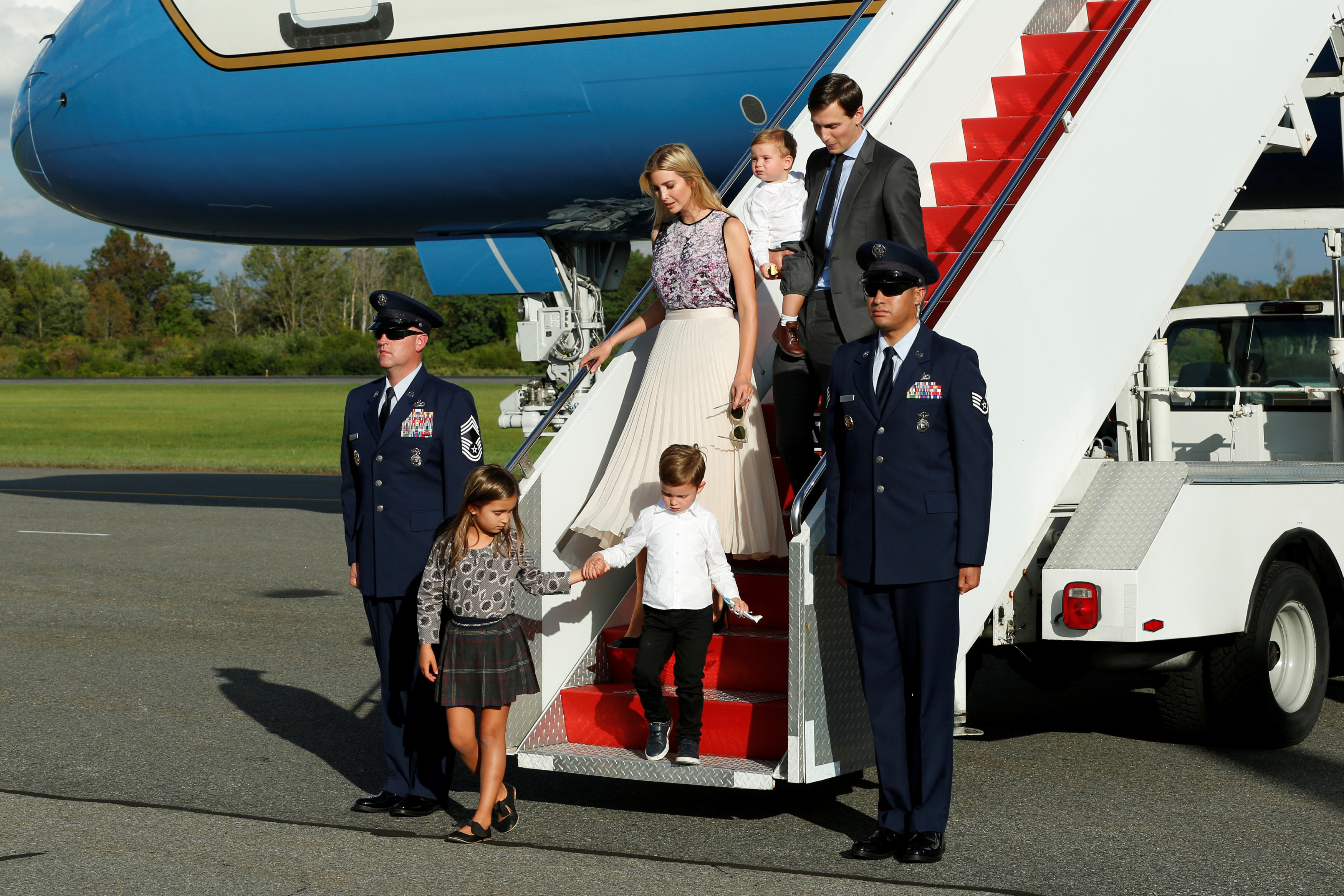 وصول أسرة ترامب لنيوجيرسى لقضاء العطلة الأسبوعية