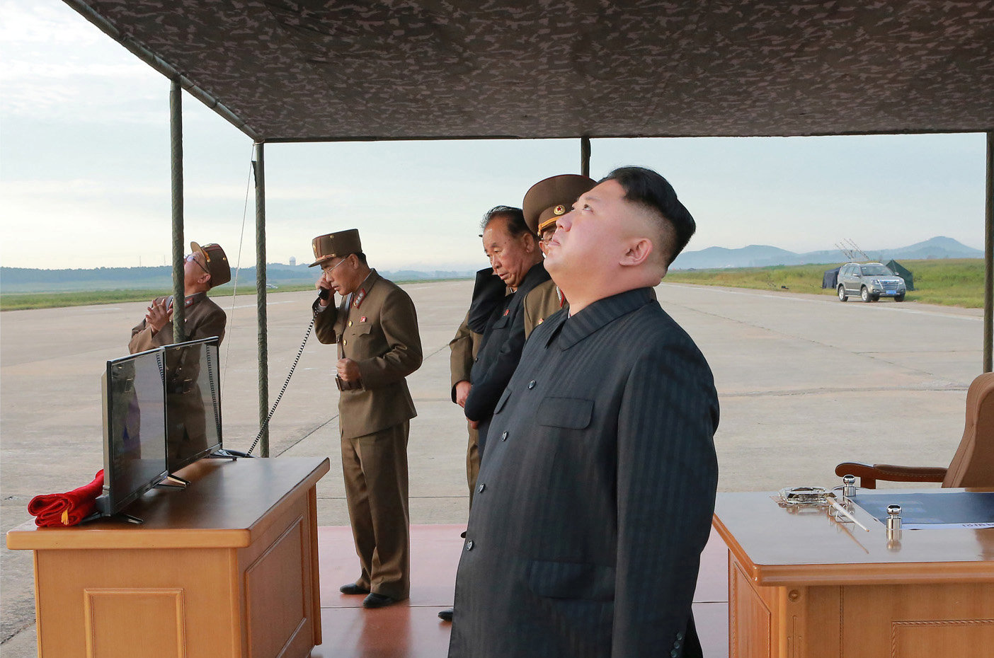 زعيم كوريا المشالية يتابع الصاروخ الباليستى عقب إطلاقه