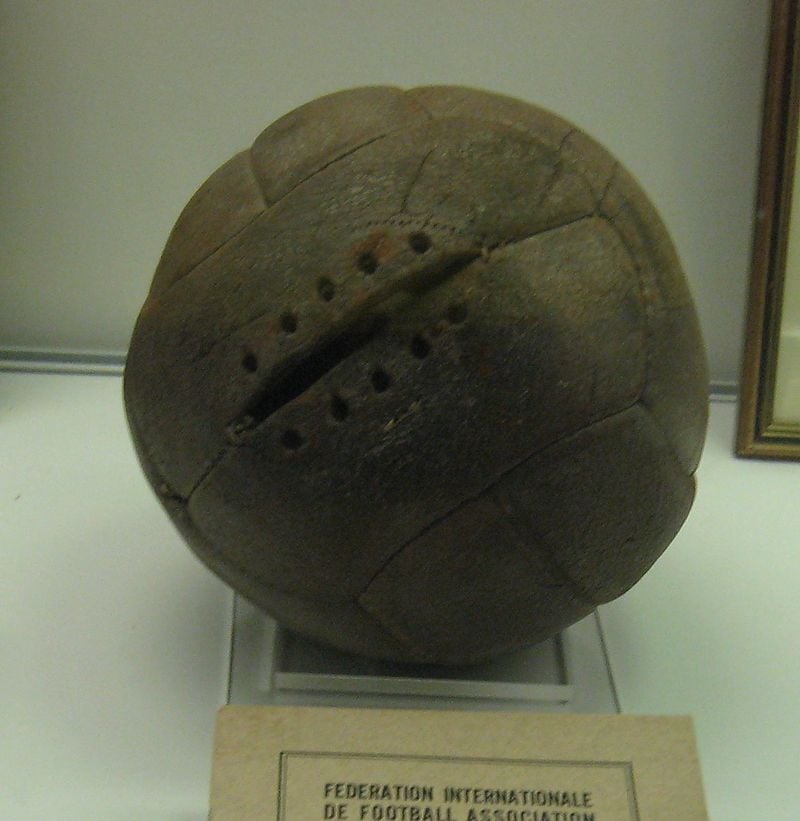 800px-1930_World_Cup_Final_ball_Argentina