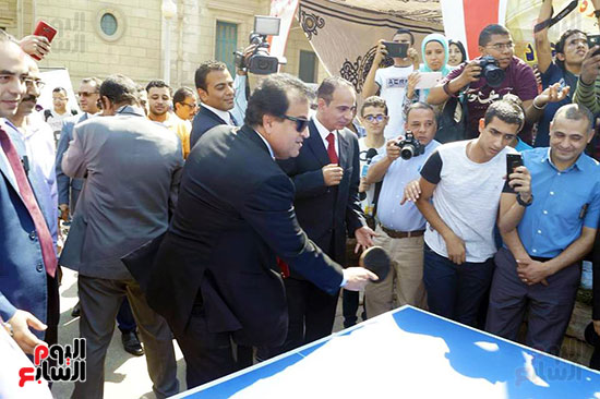 مباراة تنس طاولة بين وزير التعليم العالى ورئيس جامعة القاهرة (1)